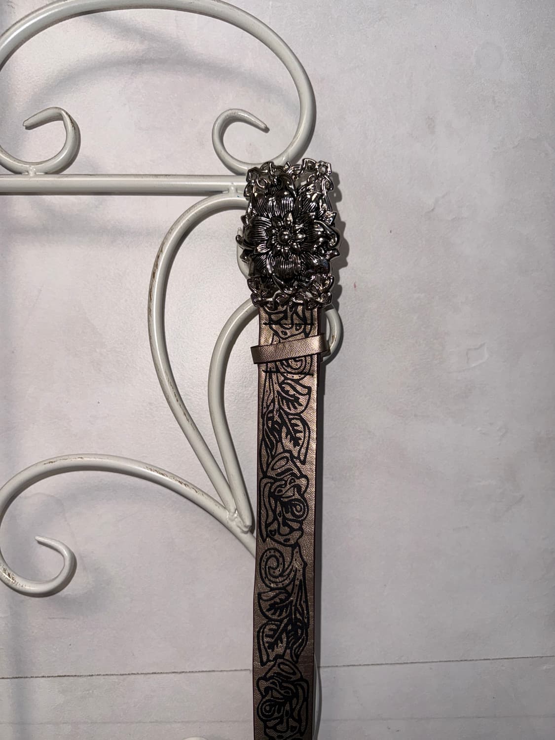 Metal flower graphic oriental buckle 벨트 상품이미지4