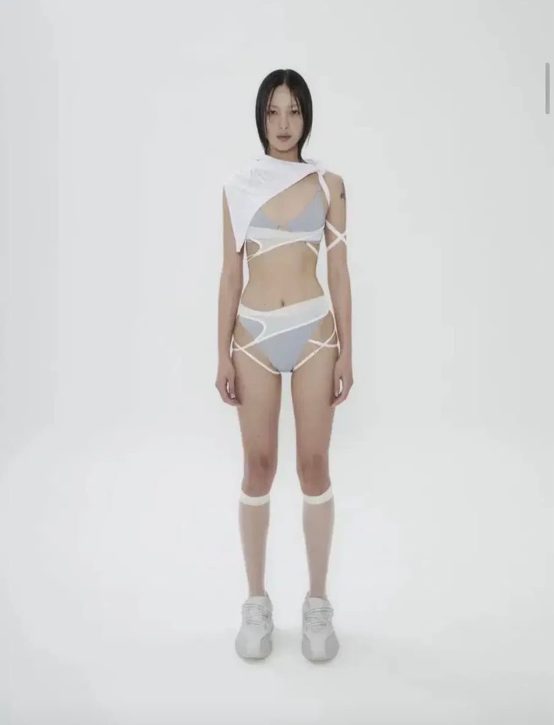 OJOS오호스 레이어드 메쉬 스트랩 비키니 그레이화이트스윔수트모노수영복 상품이미지3