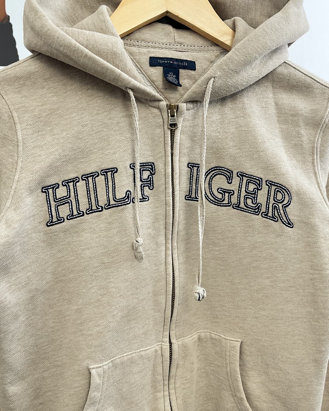 타미힐피거 00s 아플리게 로고 베이지 후드집업 상품이미지6