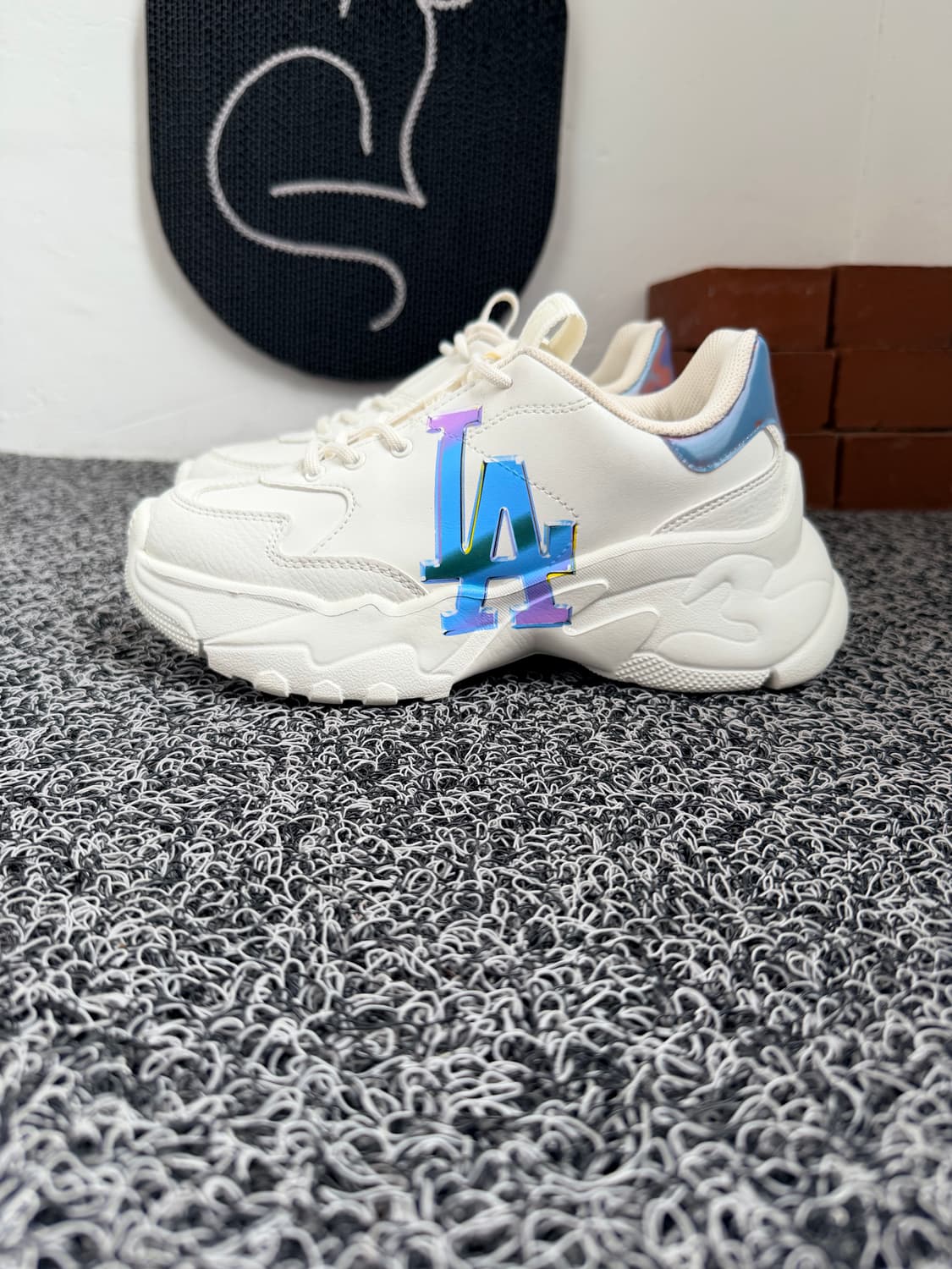 흰색 LA 로고 운동화 어글리슈즈 상품이미지1