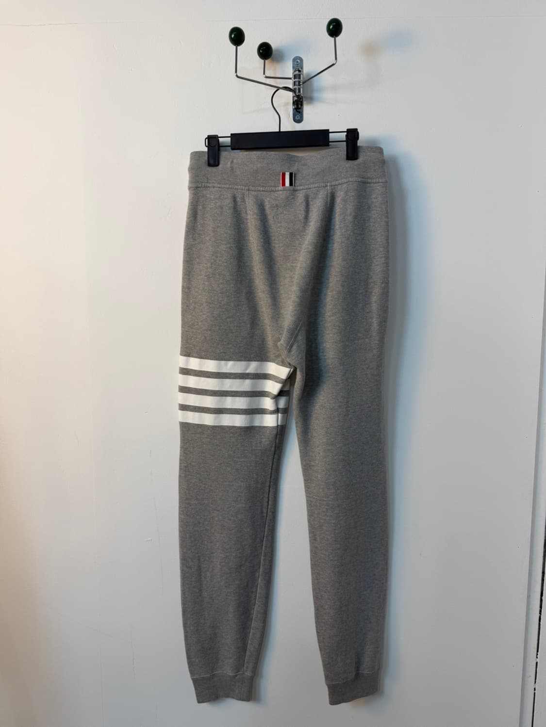 톰브라운 4바 스웨트 팬츠 상품이미지4