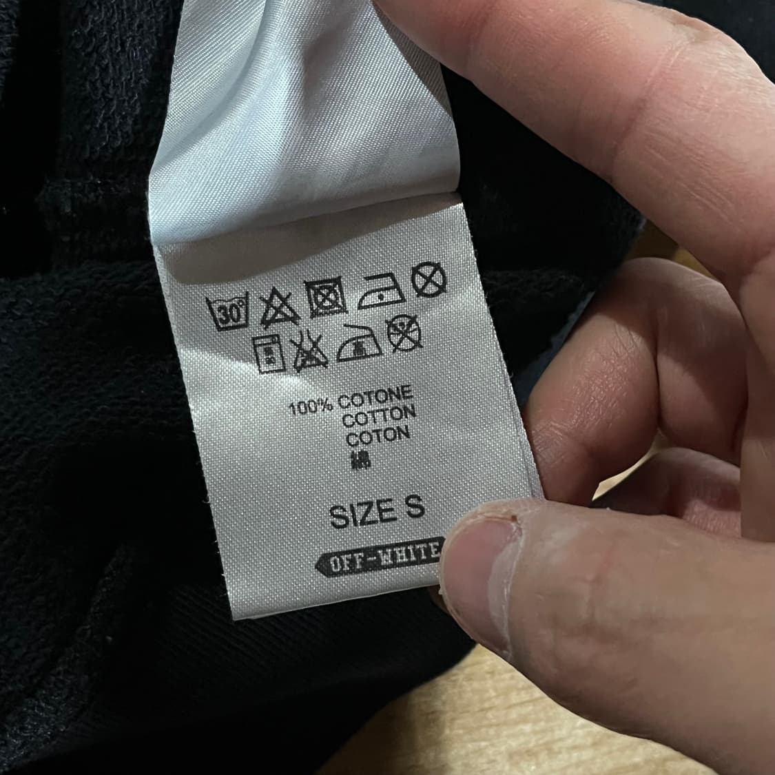 [95] 오프화이트 카라바조 스컬 후드티 상품이미지10