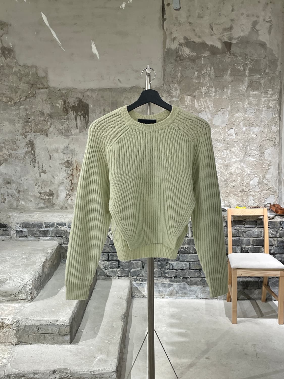 알렉산더 왕 라임 보스 슬릿 크롭 스웨터 상품이미지1