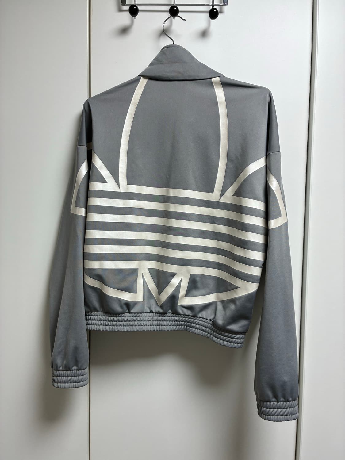 아디다스 라지 로고 트레이닝 그레이 세트 판매 상품이미지5