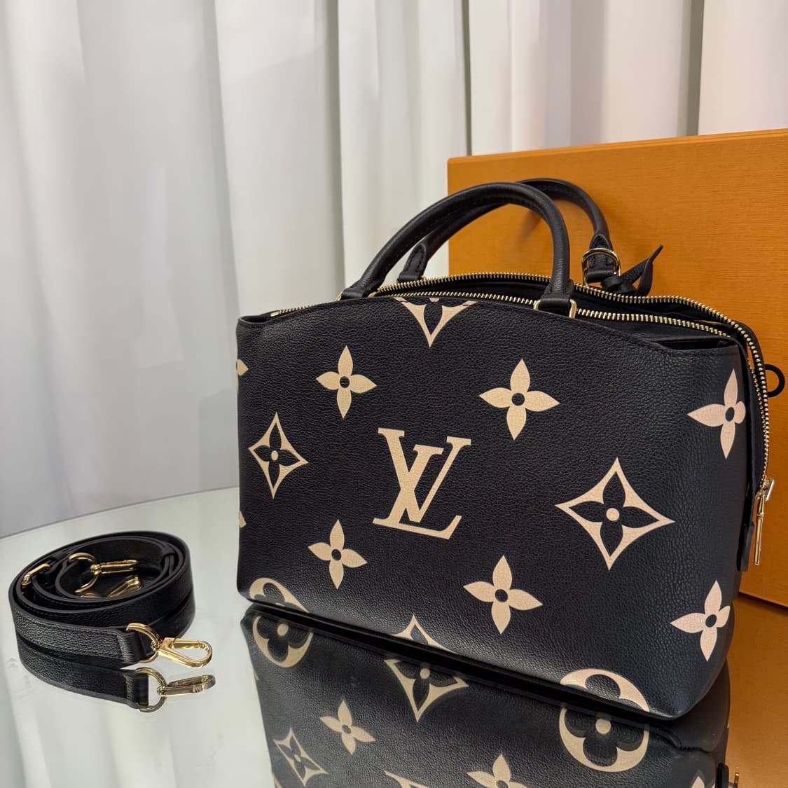 루이비통 모노그램 앙프렝뜨 쁘띠드 팔레 토트백  상품이미지4