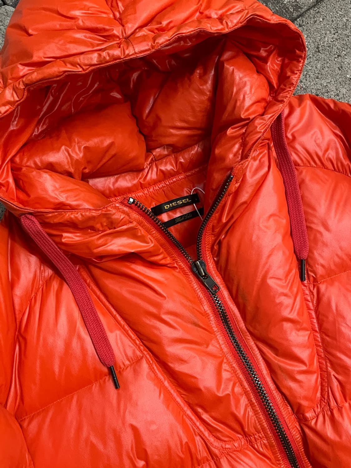 디젤 블랙 골드 라인 글로시 패딩 상품이미지4