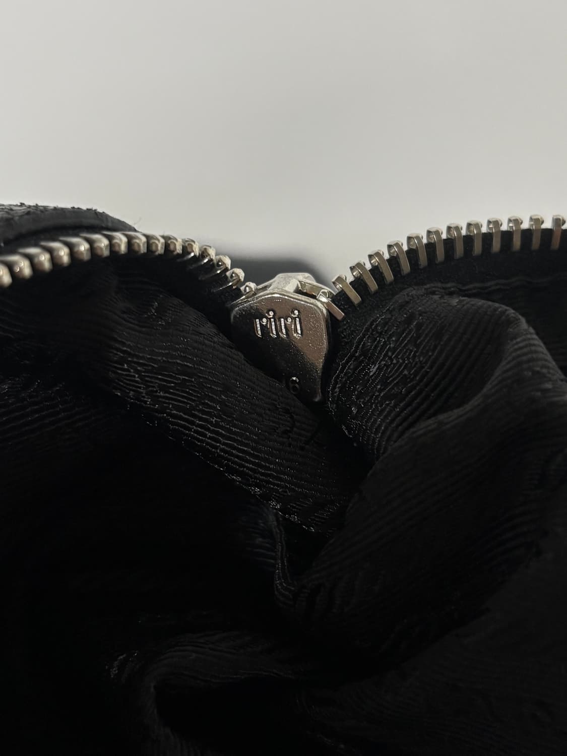 프라다 레더 숄더백 상품이미지8