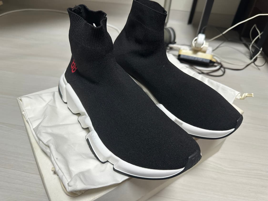 발렌시아가 스피드러너 x 미스터포터 43 사이즈 상품이미지3