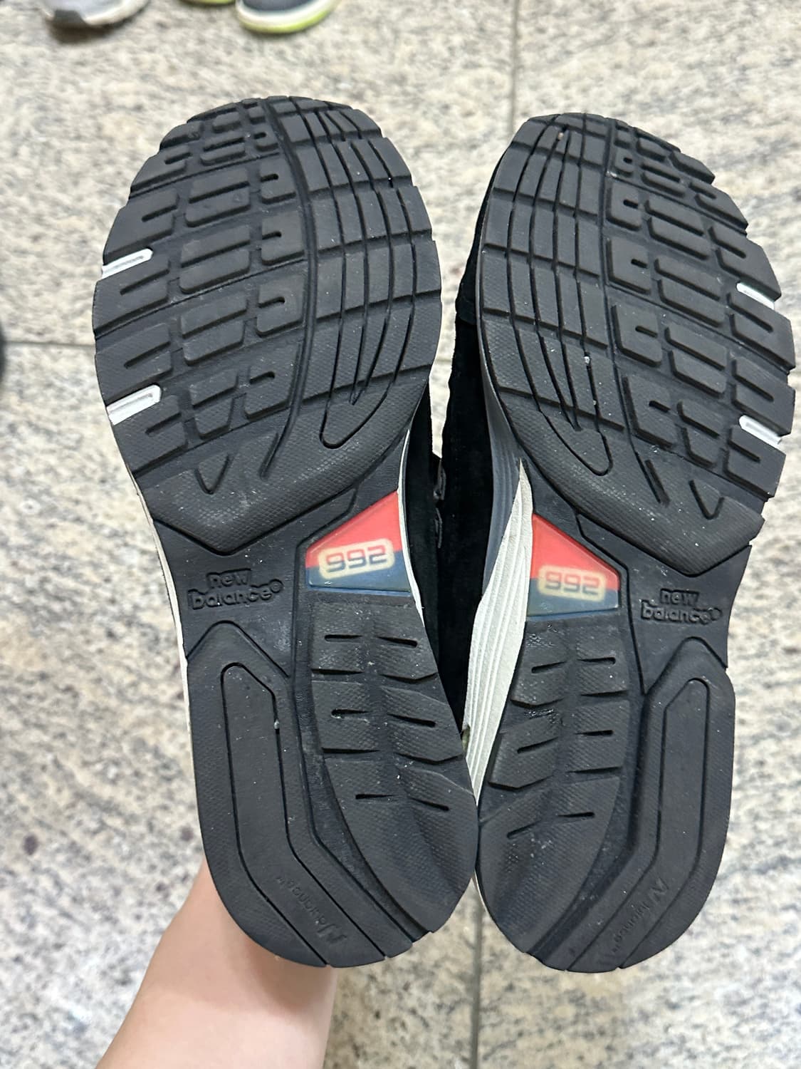 뉴발란스 992 블랙 상품이미지5