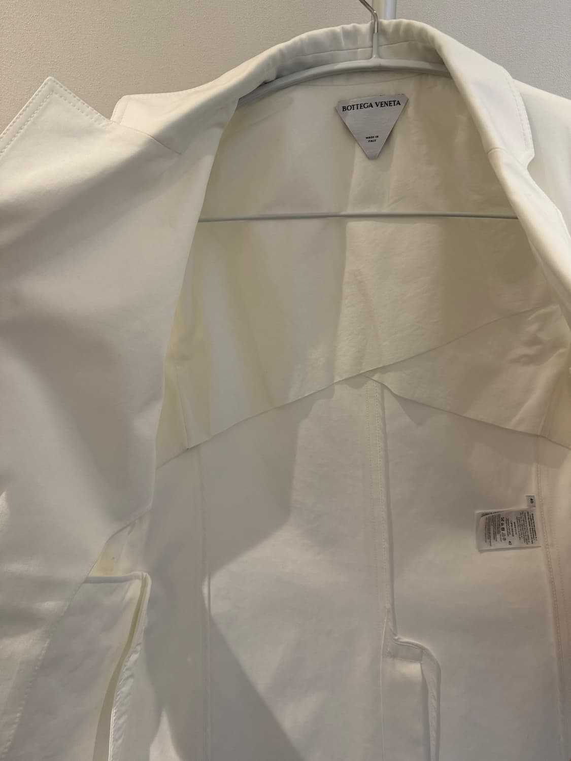 새상품) 보테가베네타 화이트자켓 40사이즈 상품이미지4