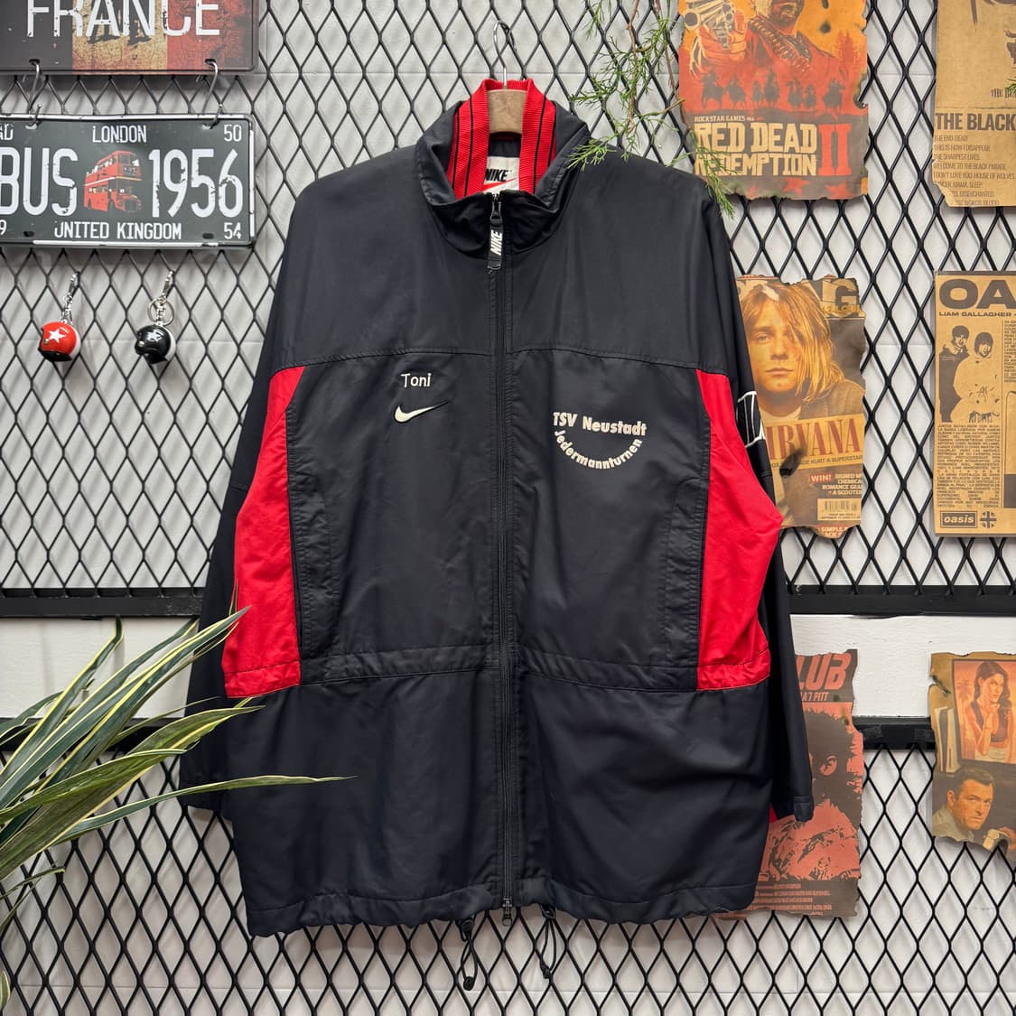 90s 나이키 올드스쿨 바람막이 후면 빅 스우시 포인트 레드 블랙 상품이미지1