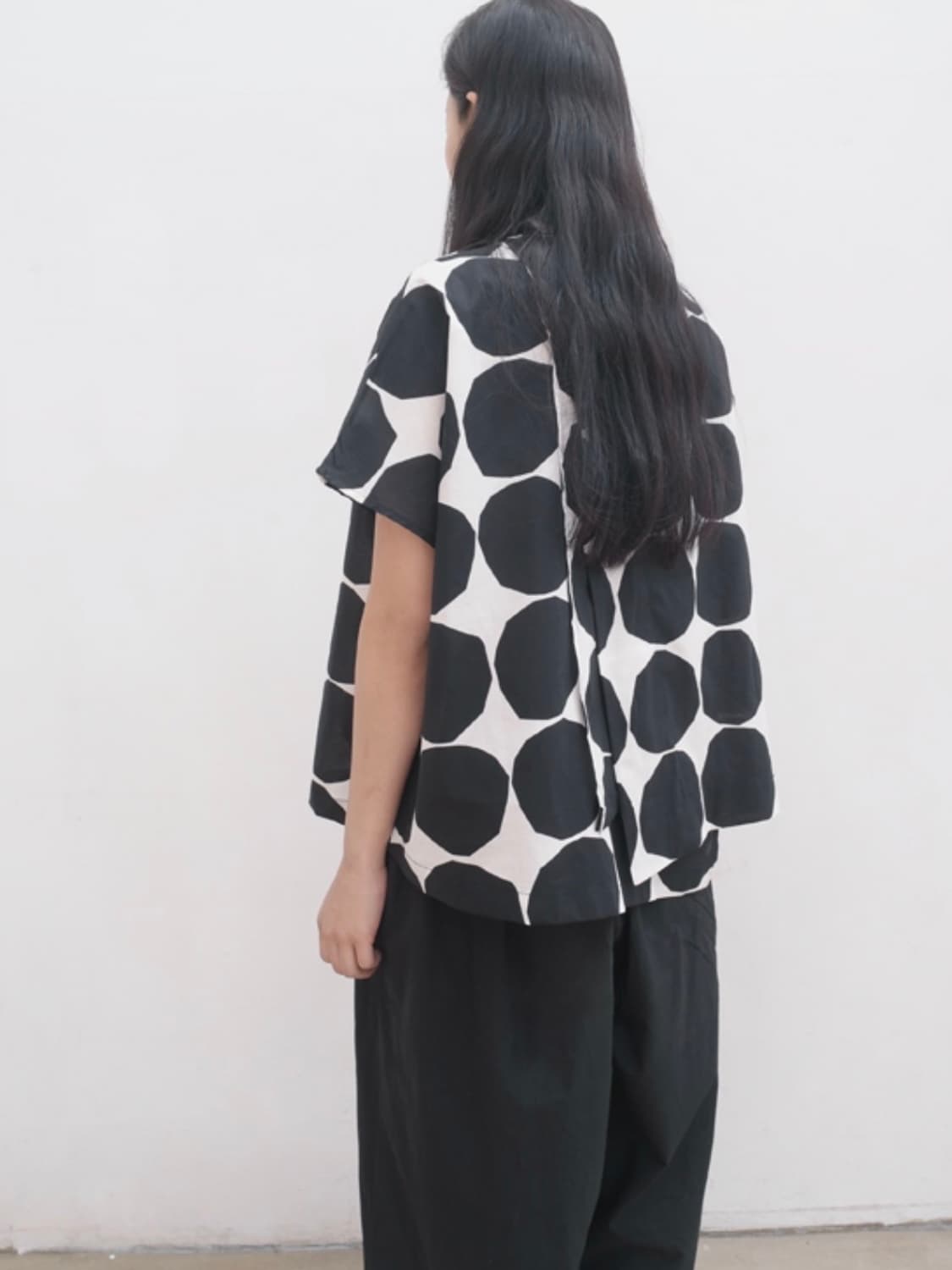 에프터먼데이 big dot back slit shirts 상품이미지7