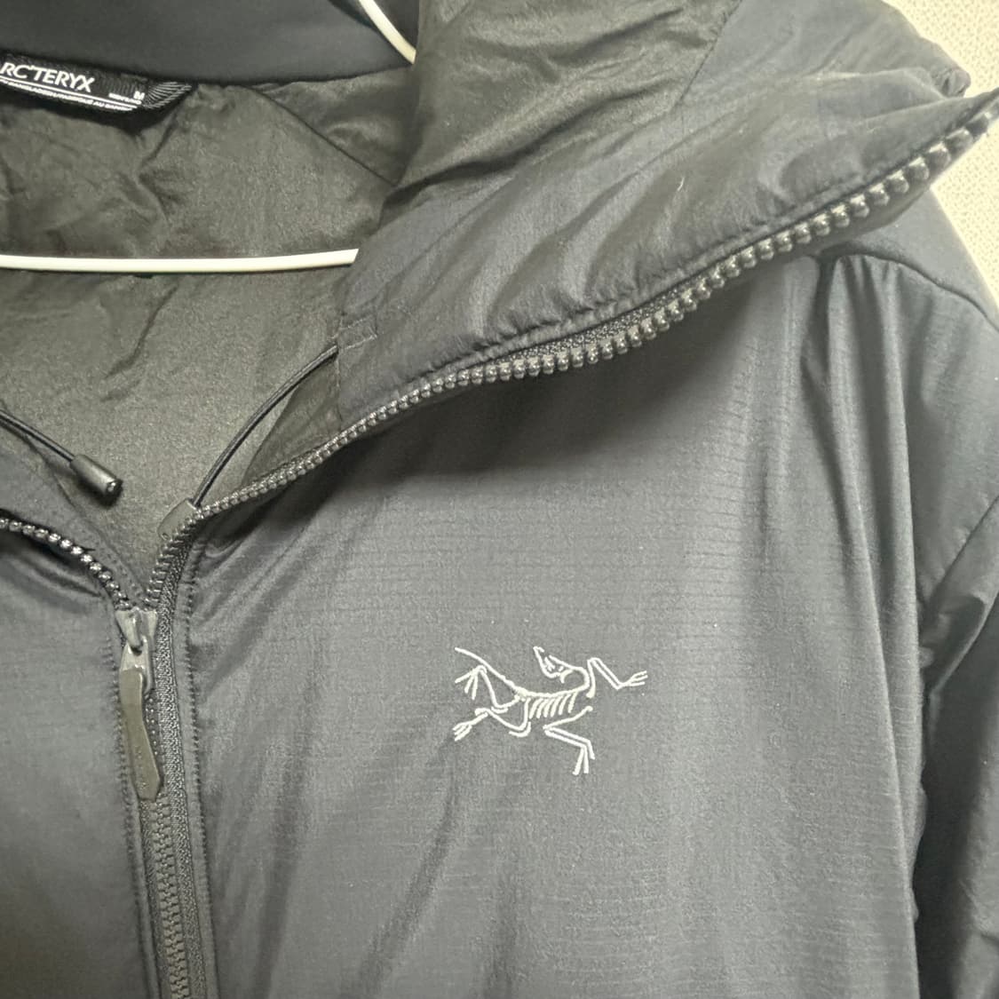 아크테릭스 아톰 헤비웨이트 후디 블랙 상품이미지1