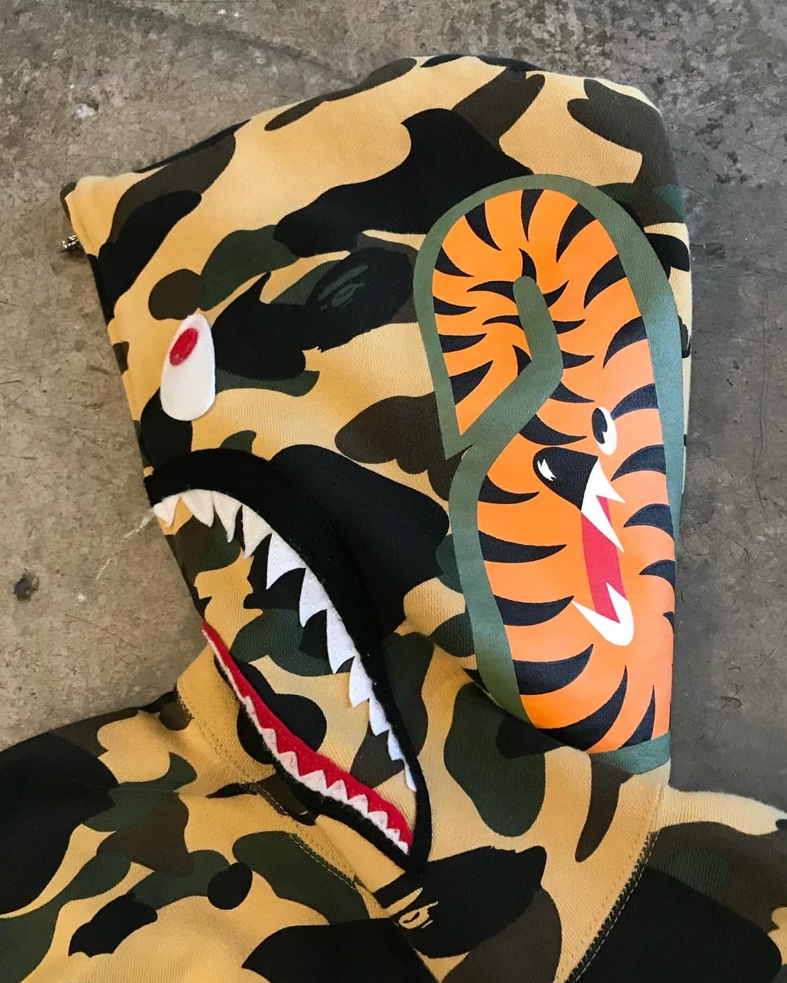 Bape Camouflage Shark Hood Zip-Up 상품이미지8