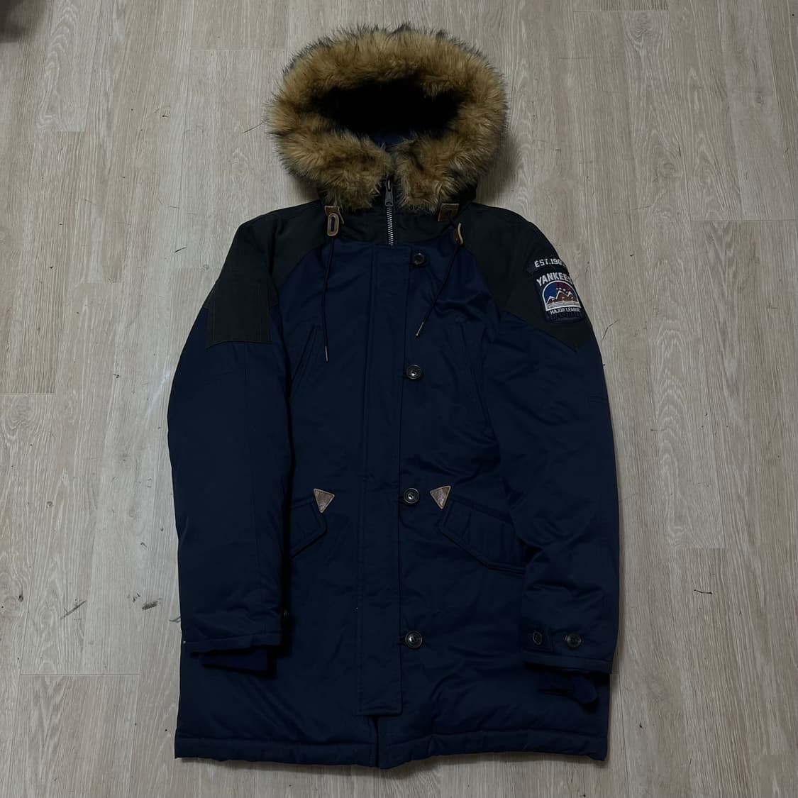 MLB 여성 구스다운 와펜 퍼후드 야상 패딩 XS/85 상품이미지1