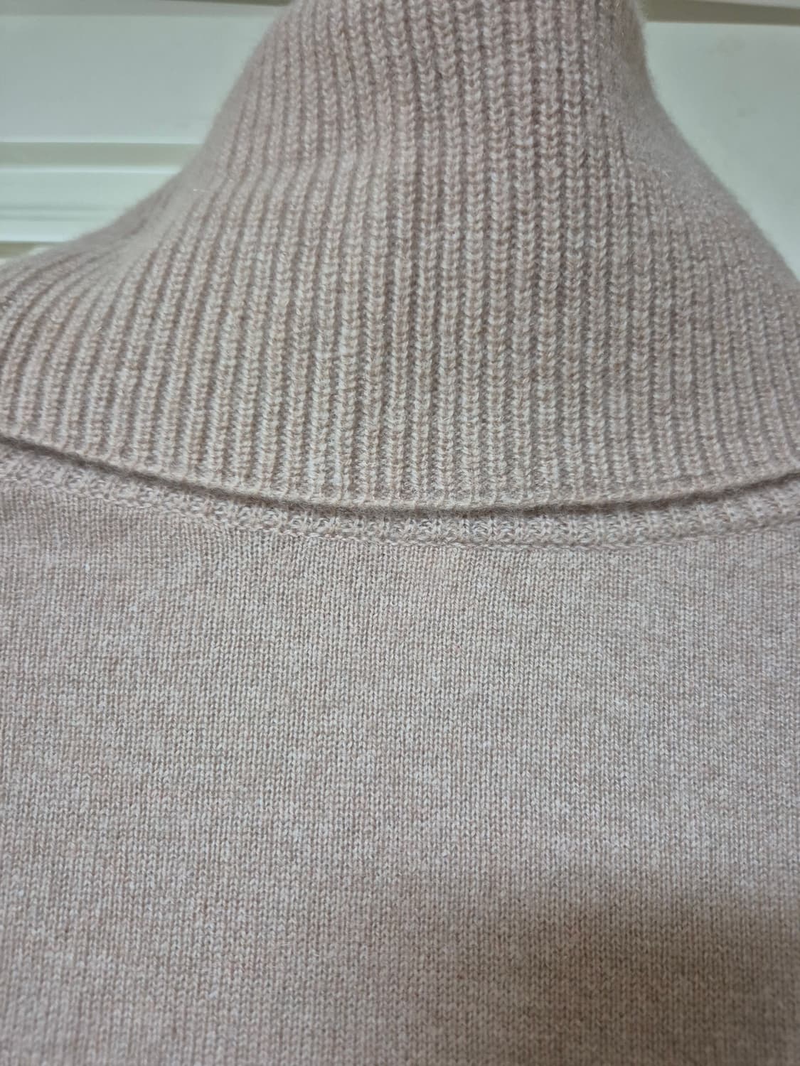 유니클로 캐시미어100% 터틀넥 니트 상품이미지7