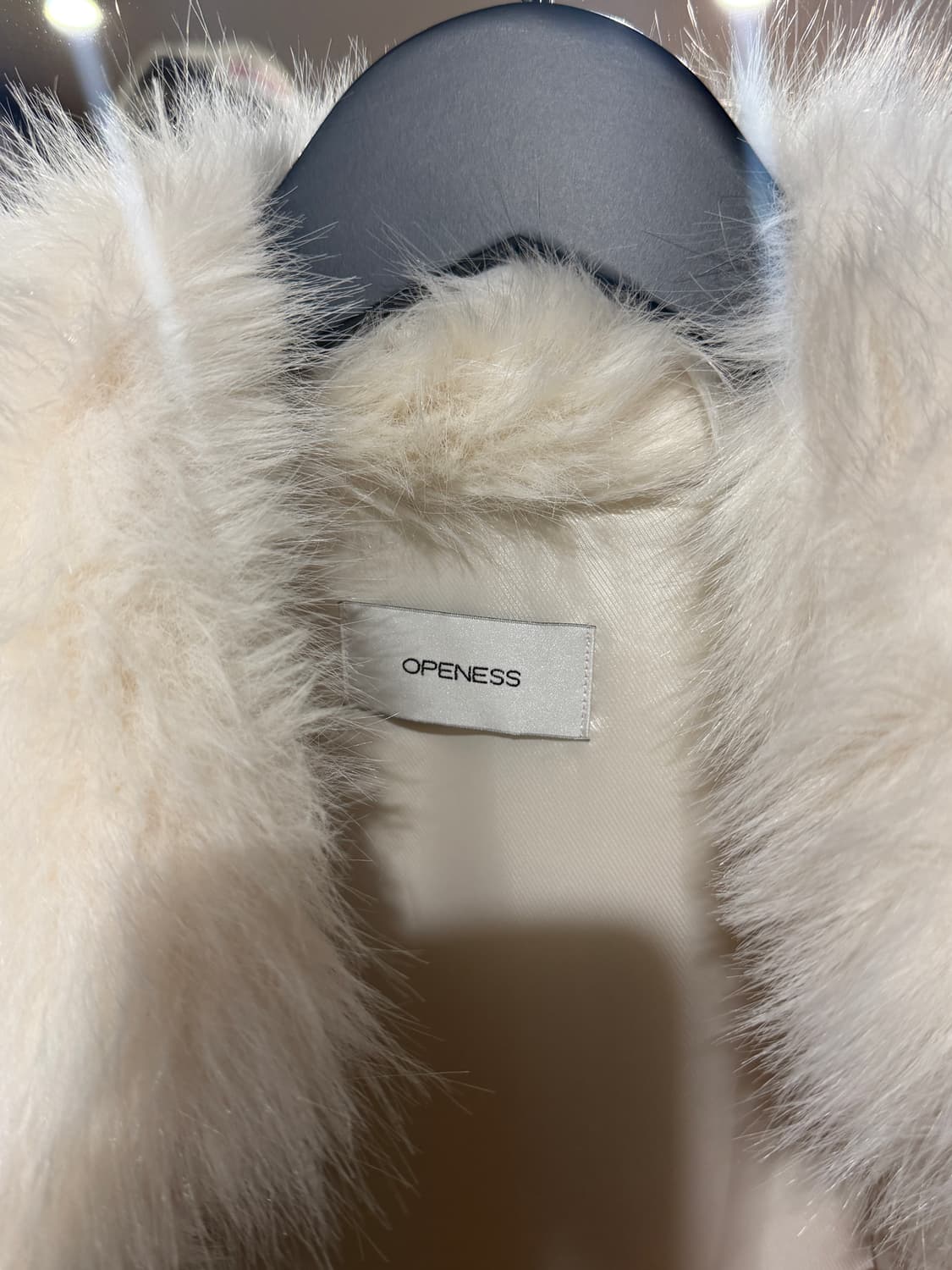 오프니스 퍼 하프 자켓 화이트 상품이미지2