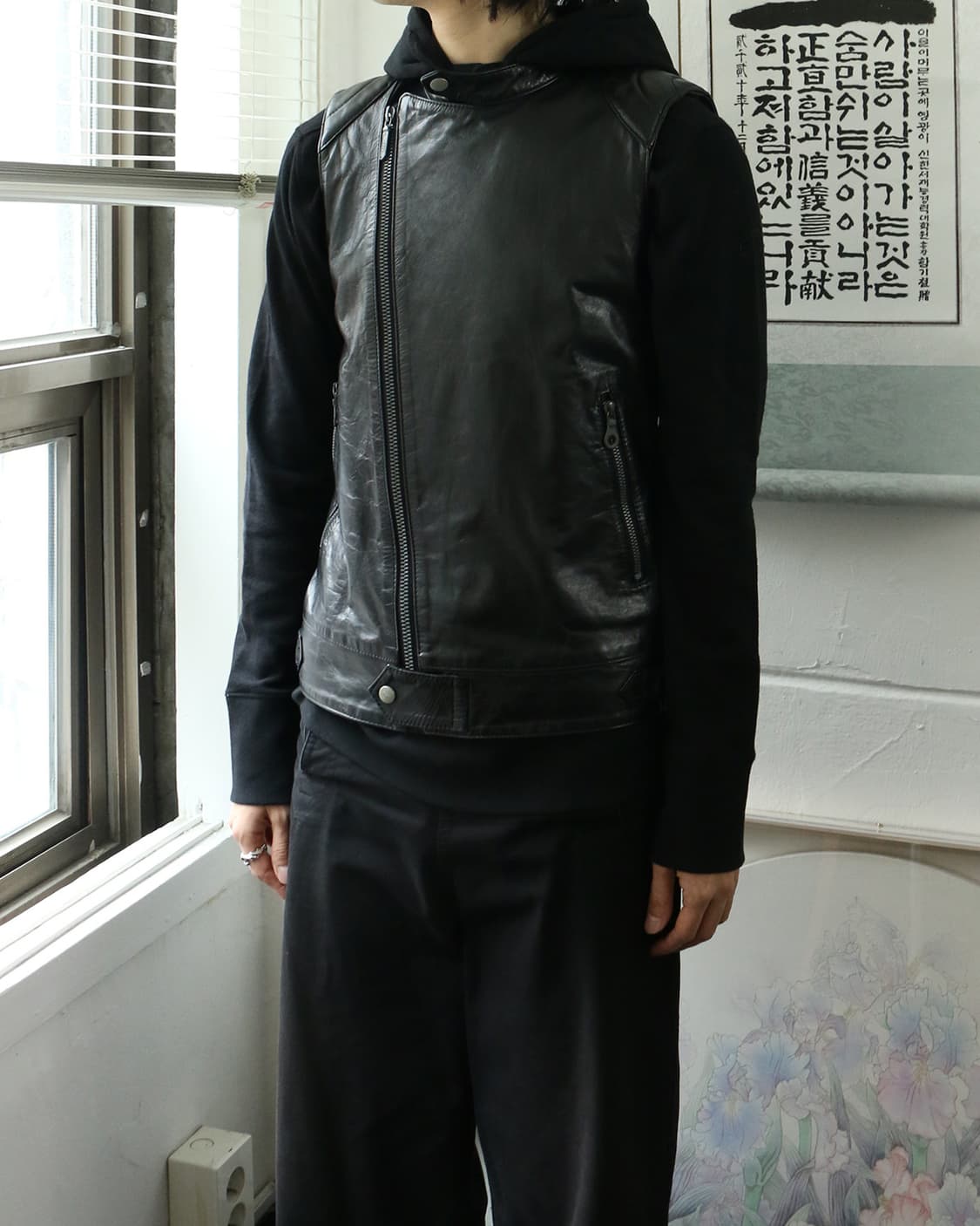 플레지 사선 레더 베스트  상품이미지3