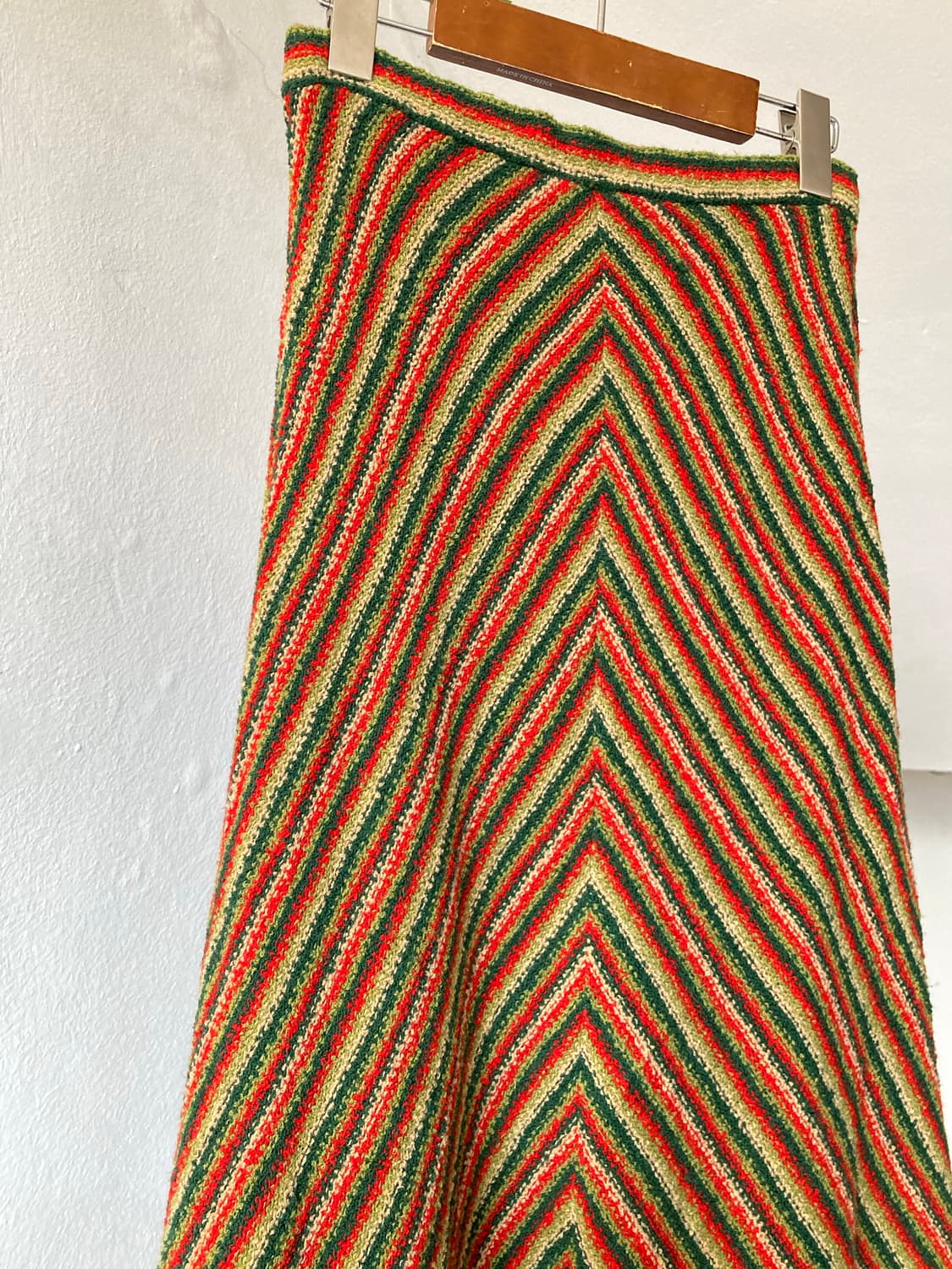 사선 언발 울 패턴 미디 스커트 상품이미지2