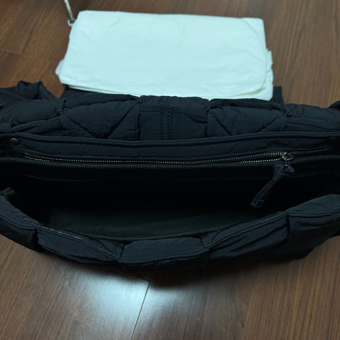 보테가베네타 맥시 패디드 테크 카세트 상품이미지3