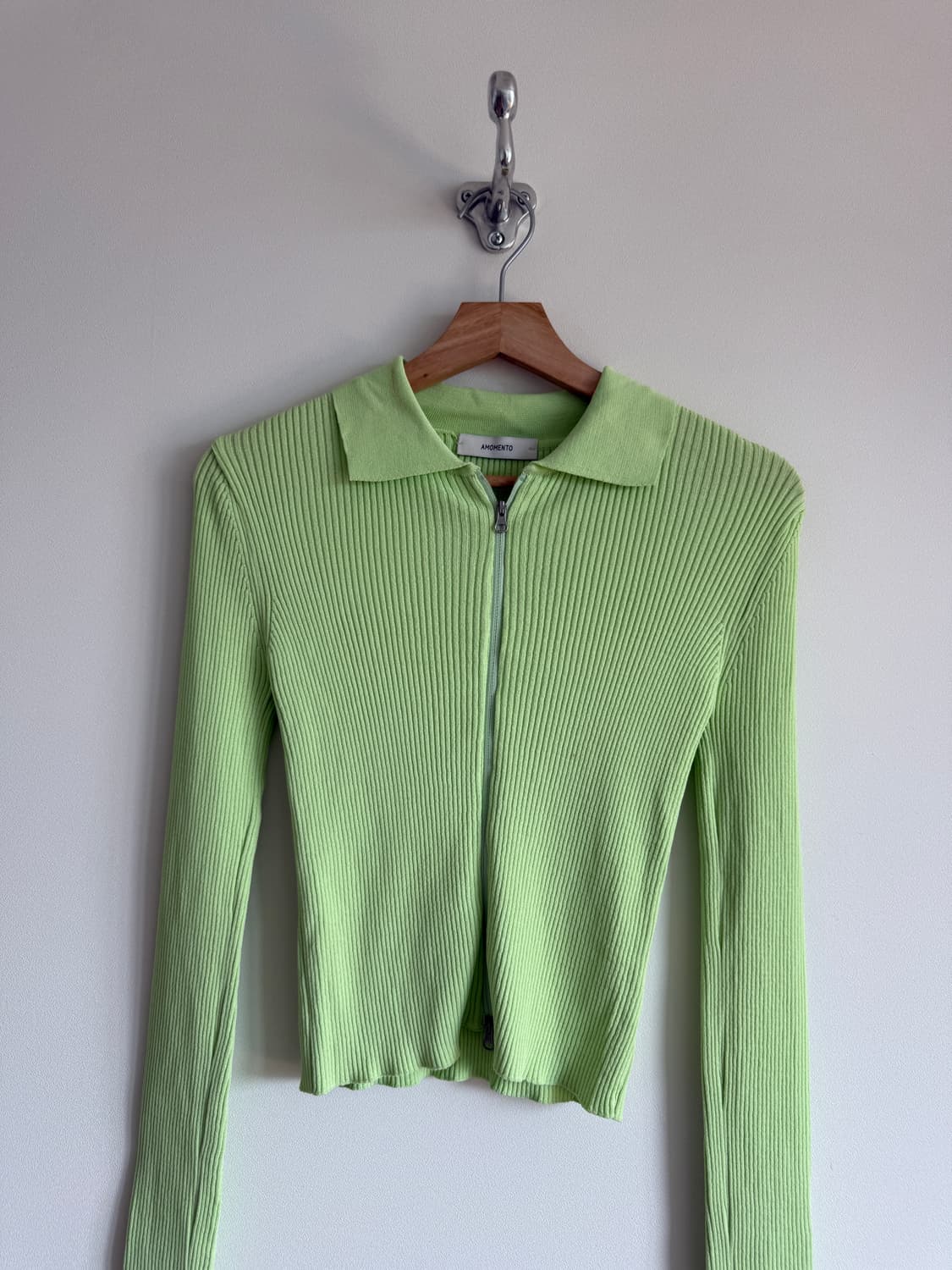 아모멘토(AMOMENTO) 크롭 골지 니트 집업 상품이미지2