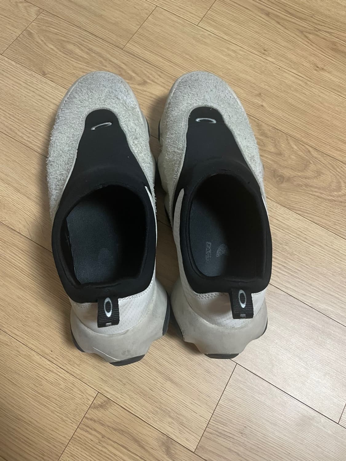 오클리 신발 팩토리 팀 x 브레인 데드 플래시 밀크 블랙 상품이미지2