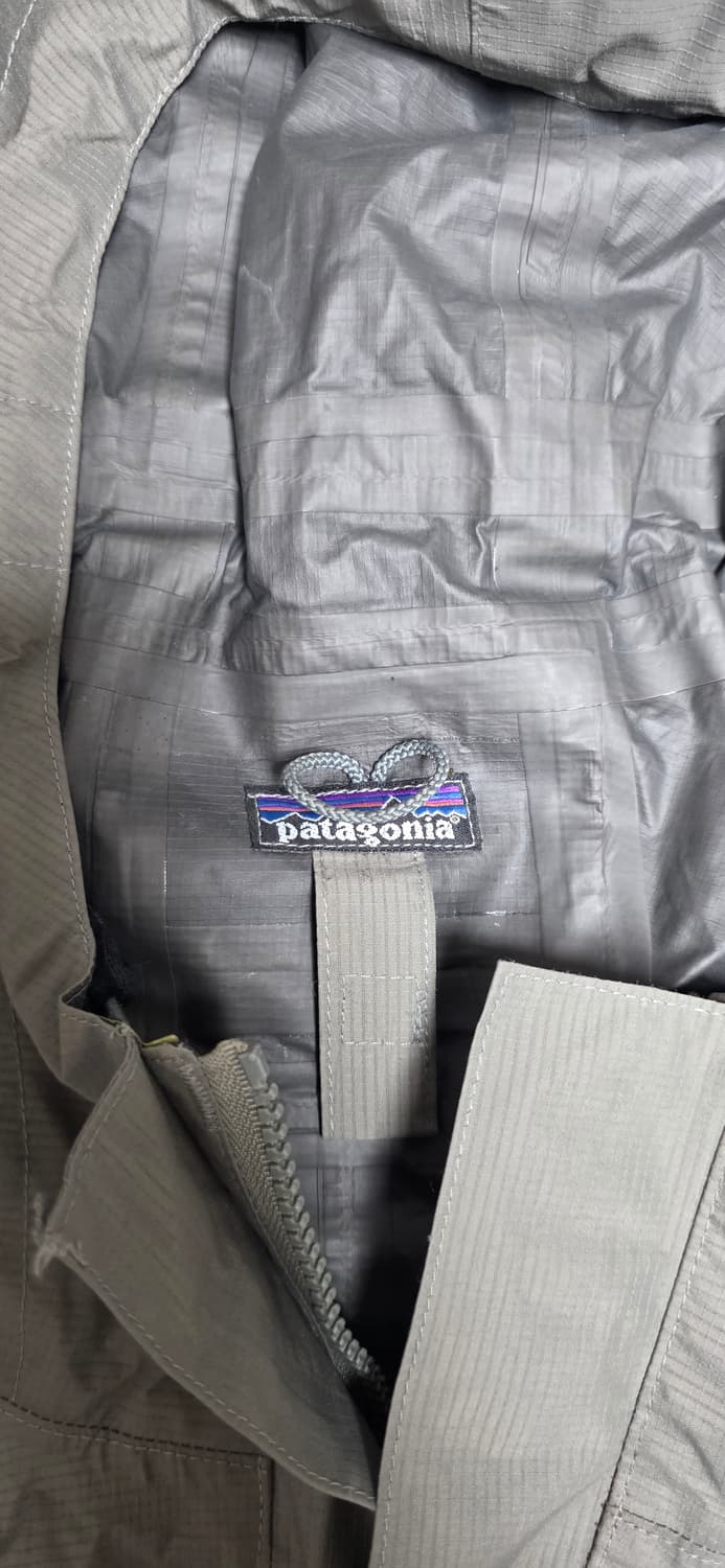 파타고니아 pcu 레벨6 고어텍스 라지 레귤러 판매 상품이미지3