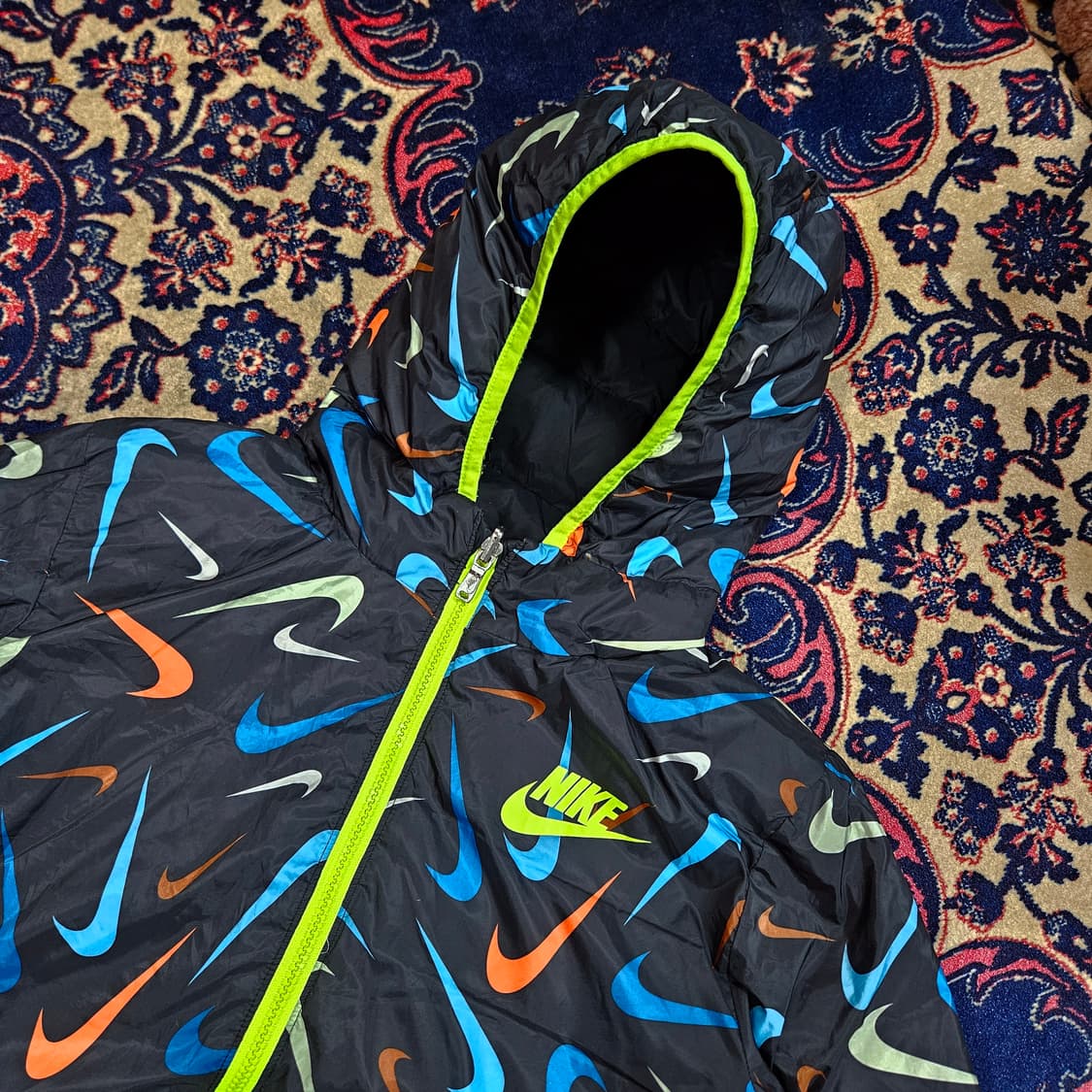 나이키(Nike) 스우시 패터니즈 리버시블 다운 경량 패딩 L size 상품이미지3
