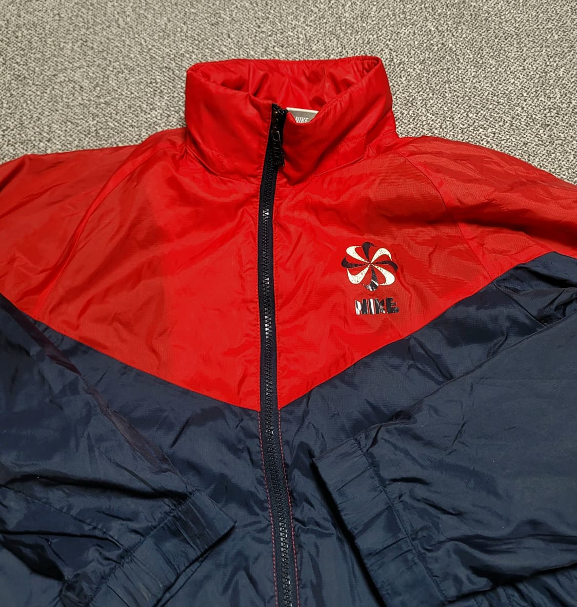 나이키 바람막이 자켓 M 레드/네이비 상품이미지3