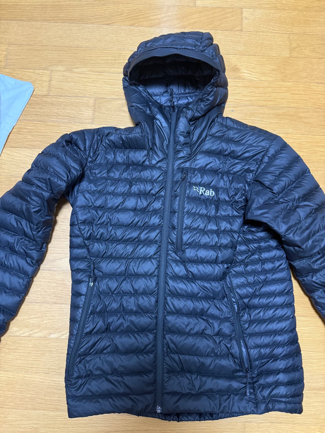 rab 경량패딩 상품이미지1