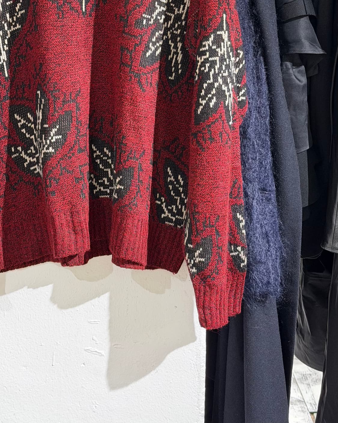 런던포그 버건디 리프 프린트 패턴 니트 스웨터 상품이미지6