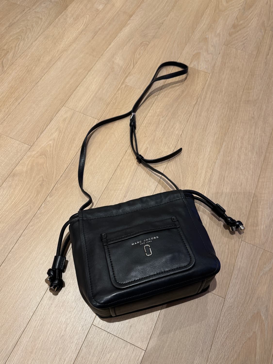 마크바이마크제이콥스 블랙 가죽 크로스백 상품이미지2