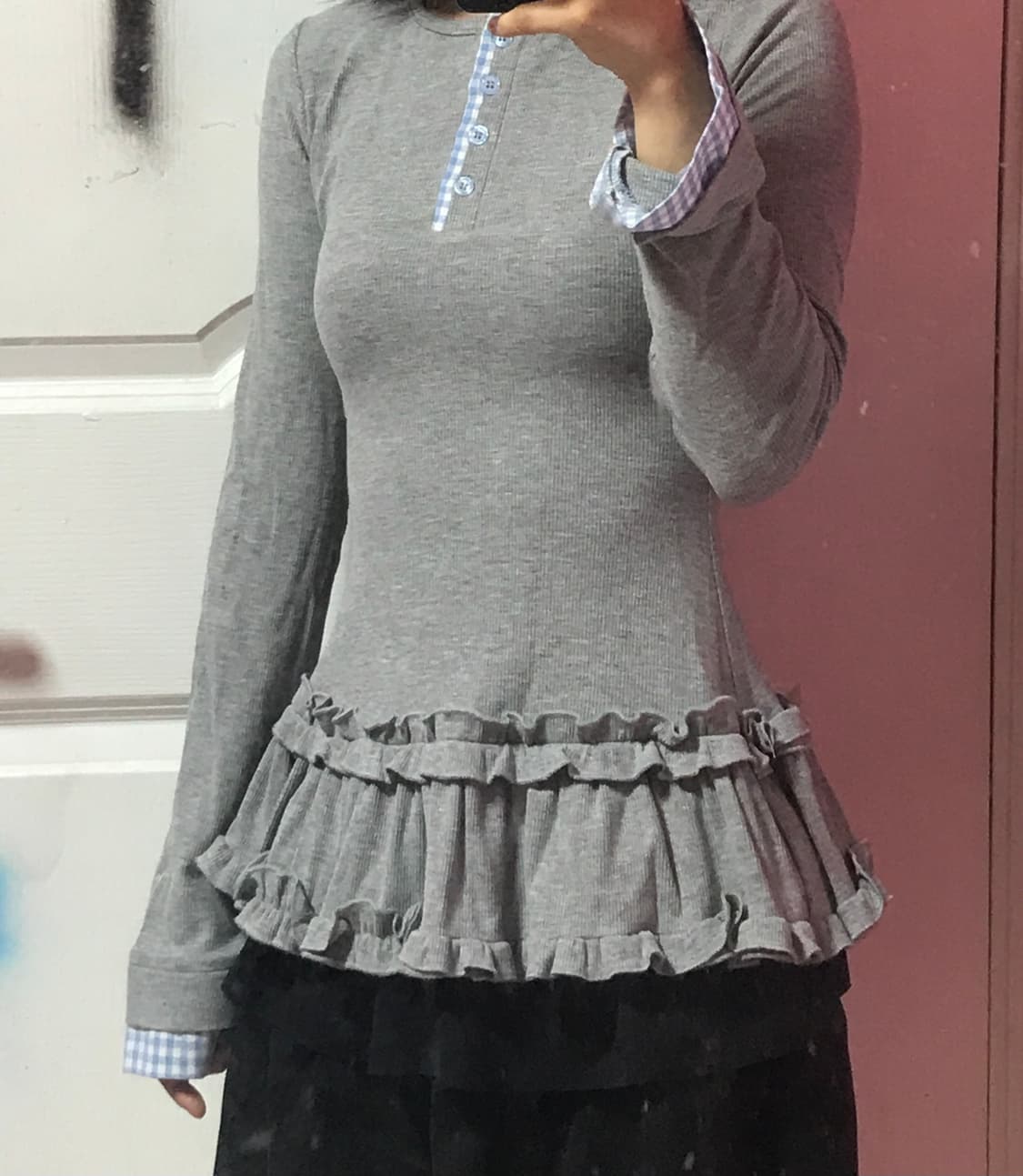 회색 페플럼 러플 긴팔티 상품이미지1