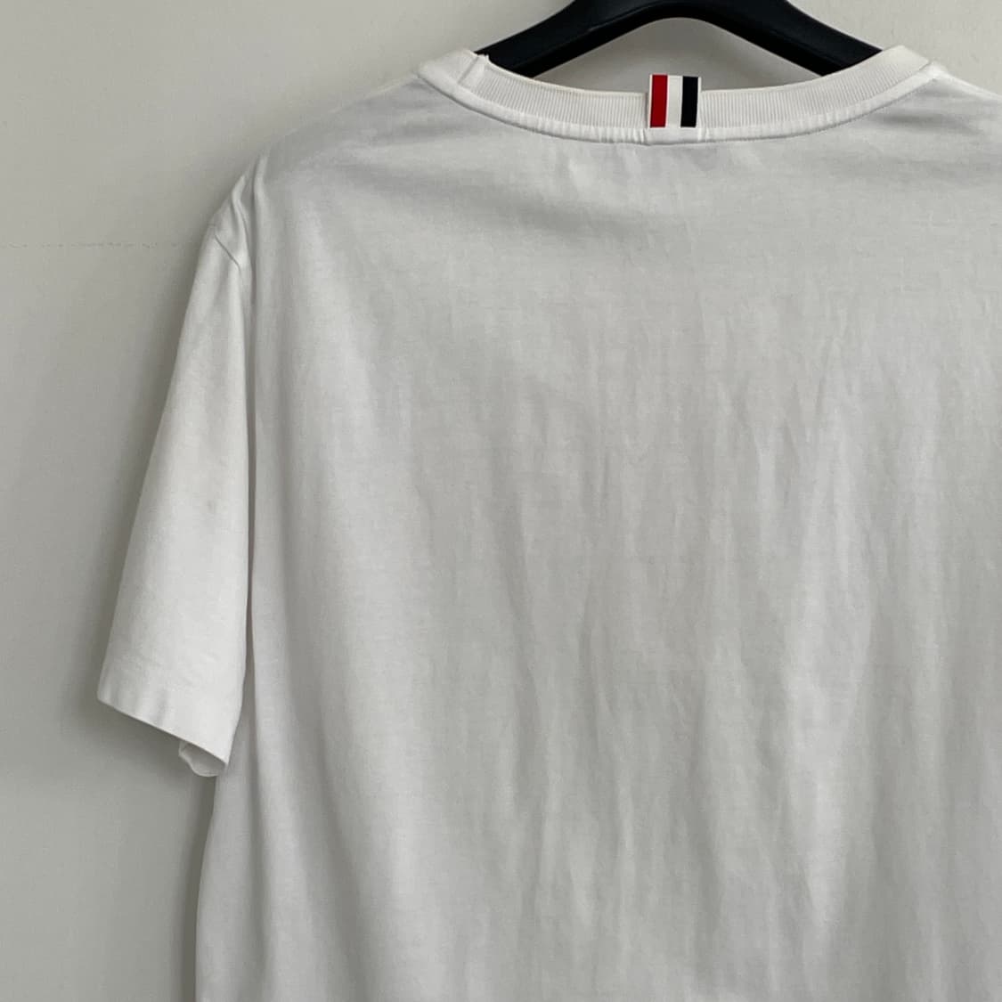 톰브라운 3,100 저지 릴렉스드 사이드 슬릿 화이트 반팔 티셔츠 상품이미지7