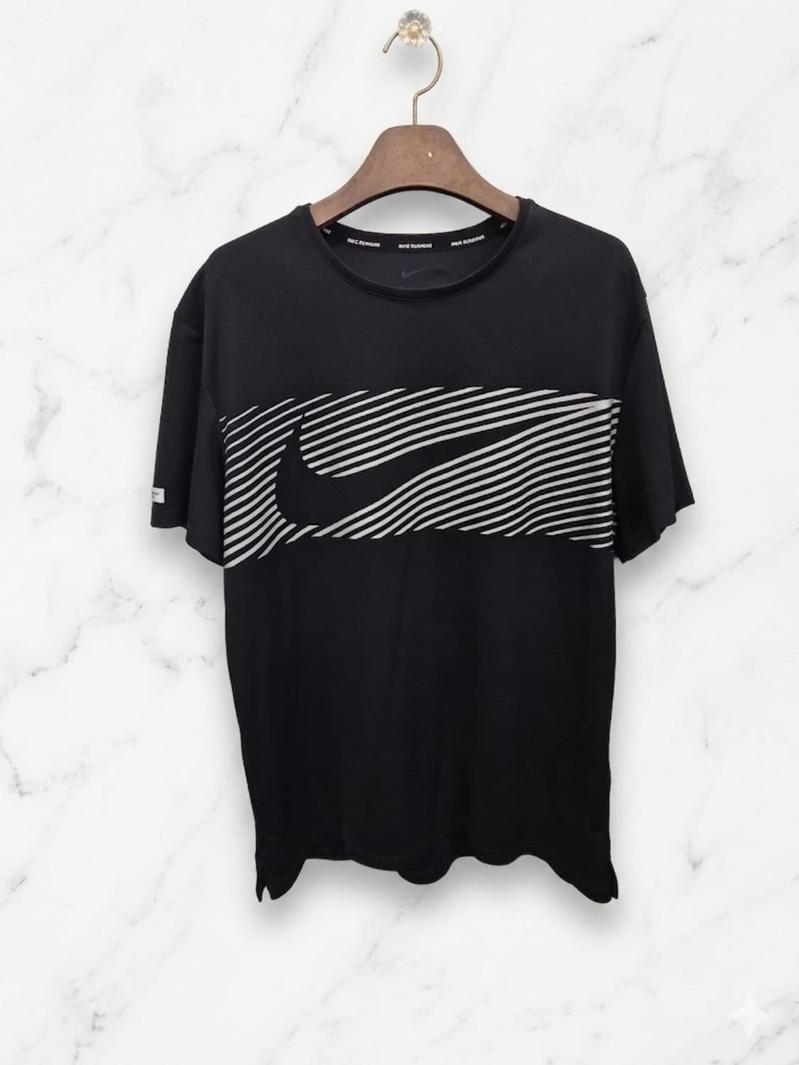 100,L) NIKE 나이키 러닝 드라이핏 반팔티셔츠!~ 디자인 예뻐요 상품이미지1