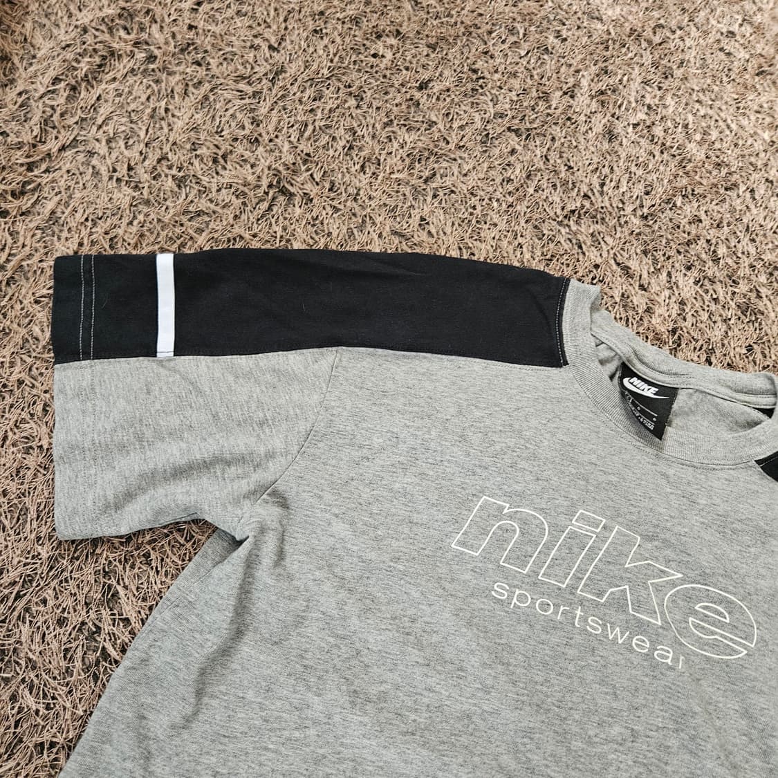 나이키(Nike) Nsw 센터 로고 라글란 배색 크롭 반팔티셔츠 상품이미지5