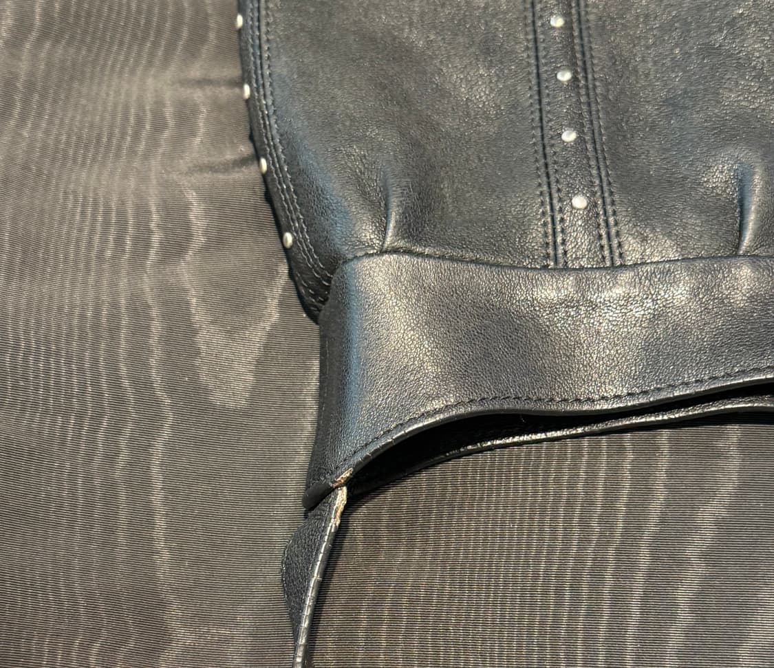 셀린느 스터드 버킷백 상품이미지6