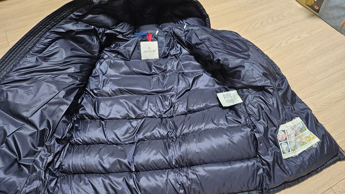 몽클레어 모레인 다운 패딩 점퍼 3호 상품이미지3