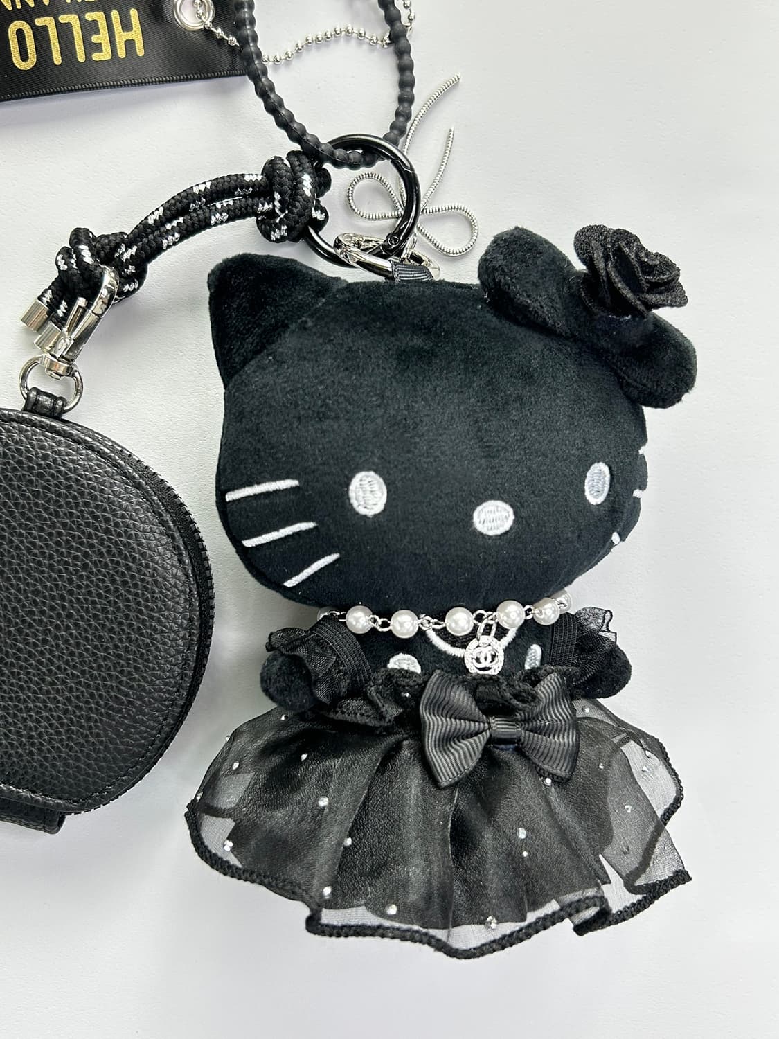 (15) ✨ 블랙벨벳 로즈 키티 커스텀키링 – 시크함의 끝판왕 상품이미지2