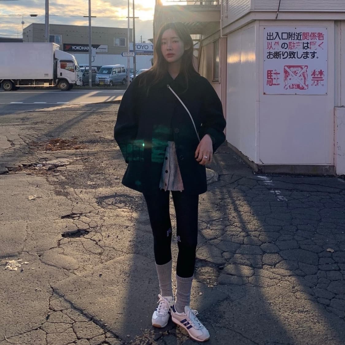 아디다스 컨트리 OG W 차정원 착용 상품이미지1