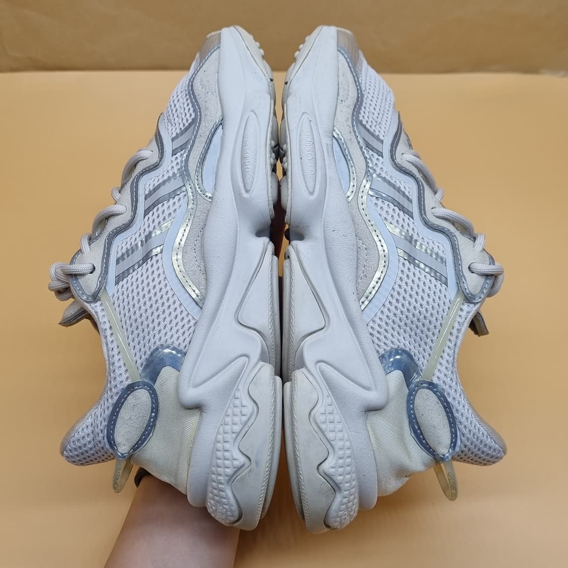 아디다스 오즈위고 베이지 여성운동화230  상품이미지5