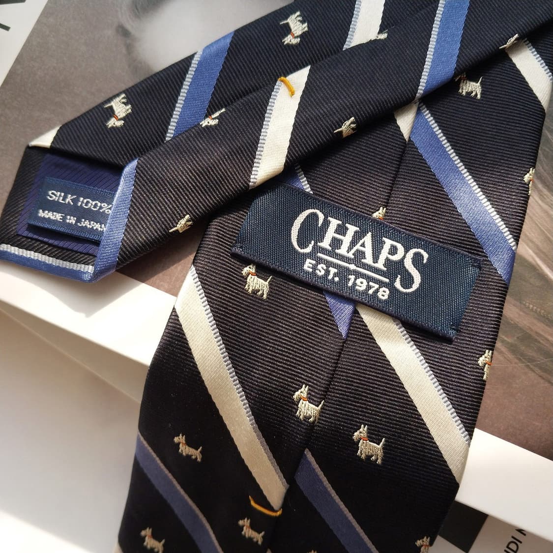 챕스 실크 네이비 강아지 패턴 넥타이 8.5cm A+등급 K945
 상품이미지4