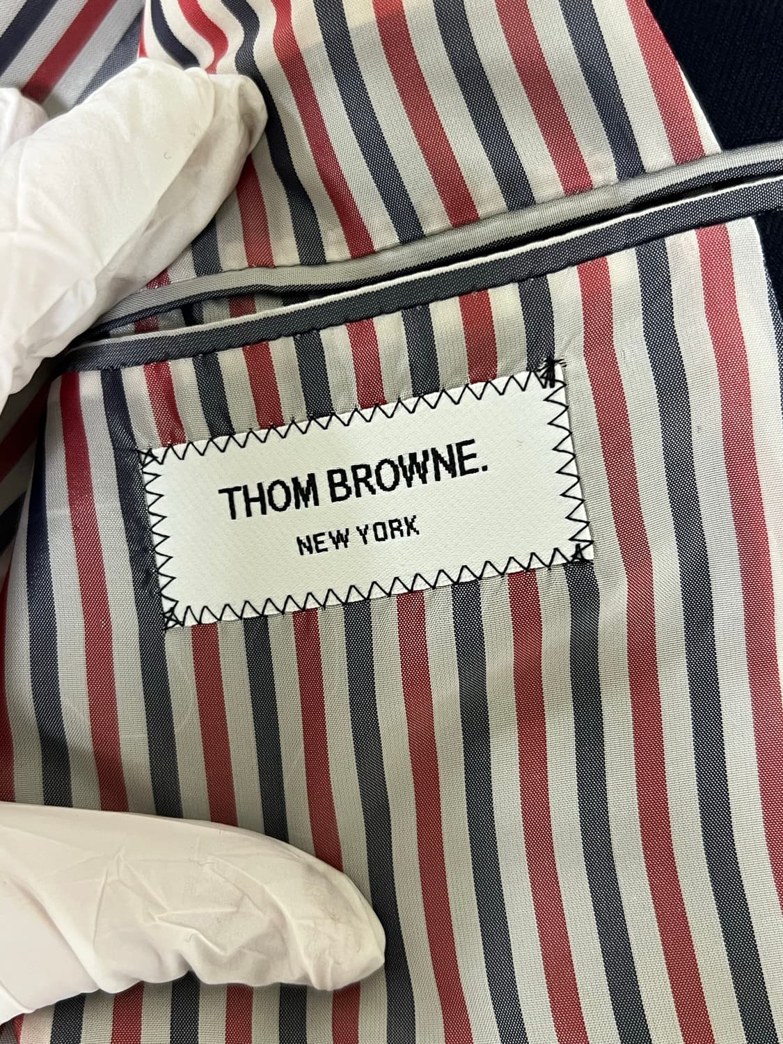 [정품] 새상품급 / 톰브라운 암밴드 금장 블레이저 네이비 2size 상품이미지3