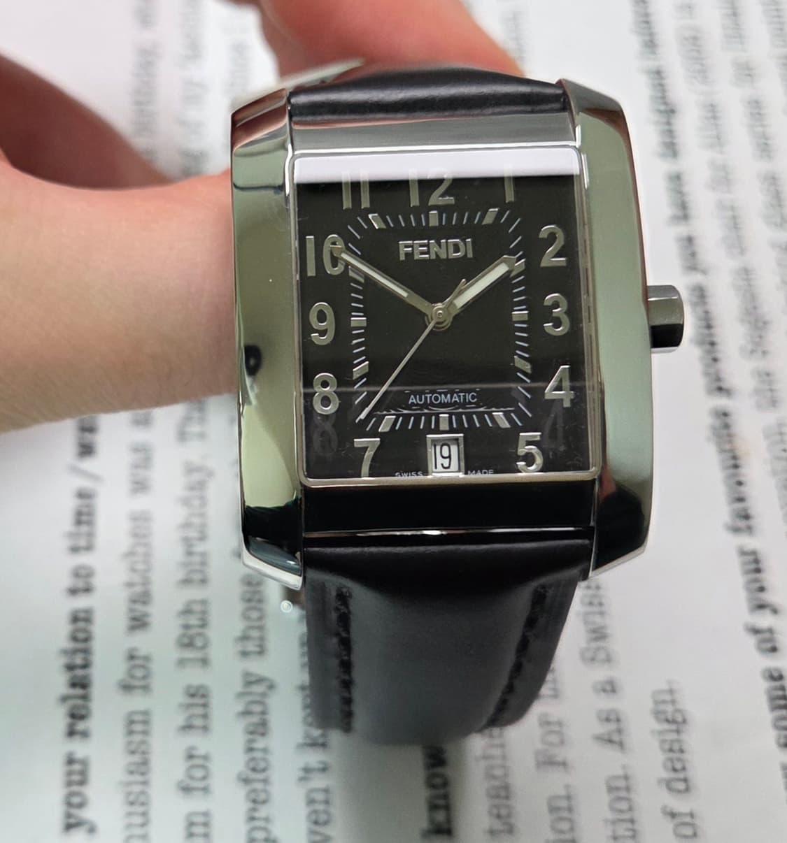 명품 펜디 7400G 사각탱크 블랙 기요쉐 다이얼 오토매틱  상품이미지1