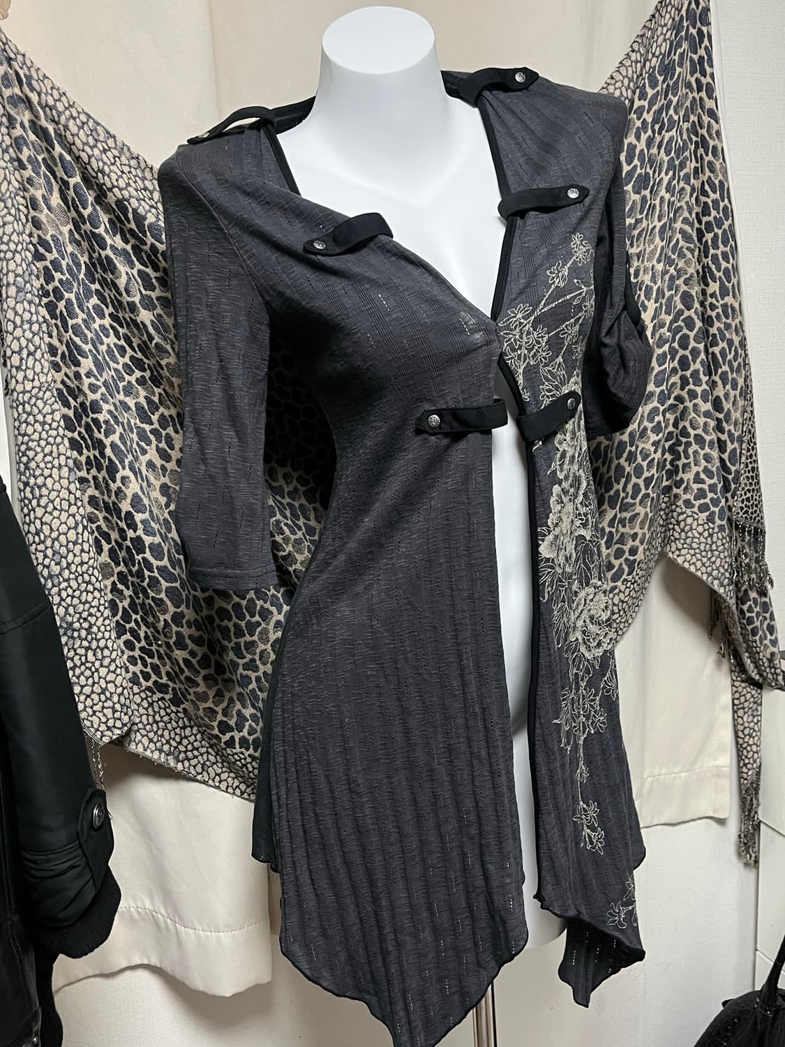 Ozz on 오즈온 오리엔탈 가디건  상품이미지1