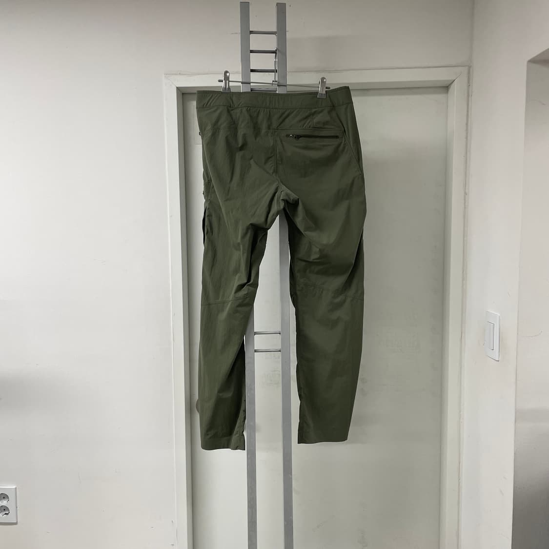 아크테릭스 카키 팬츠 32 상품이미지5