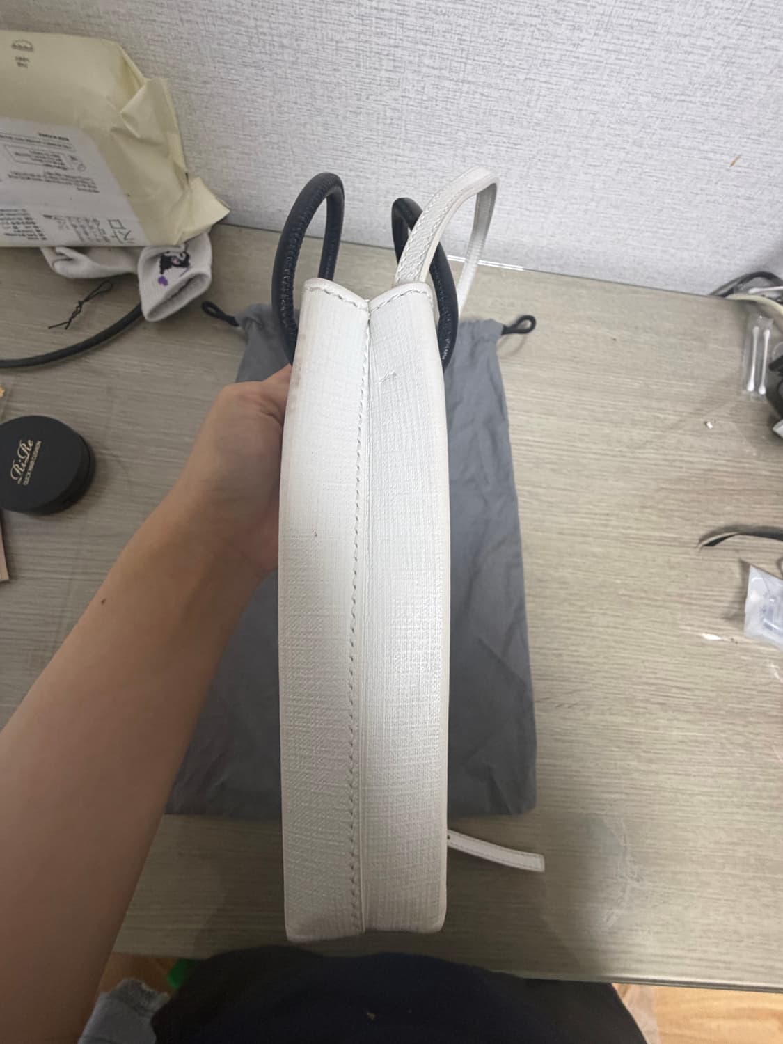 발렌시아가 가방 폰홀더백  화이트 정품 상품이미지3