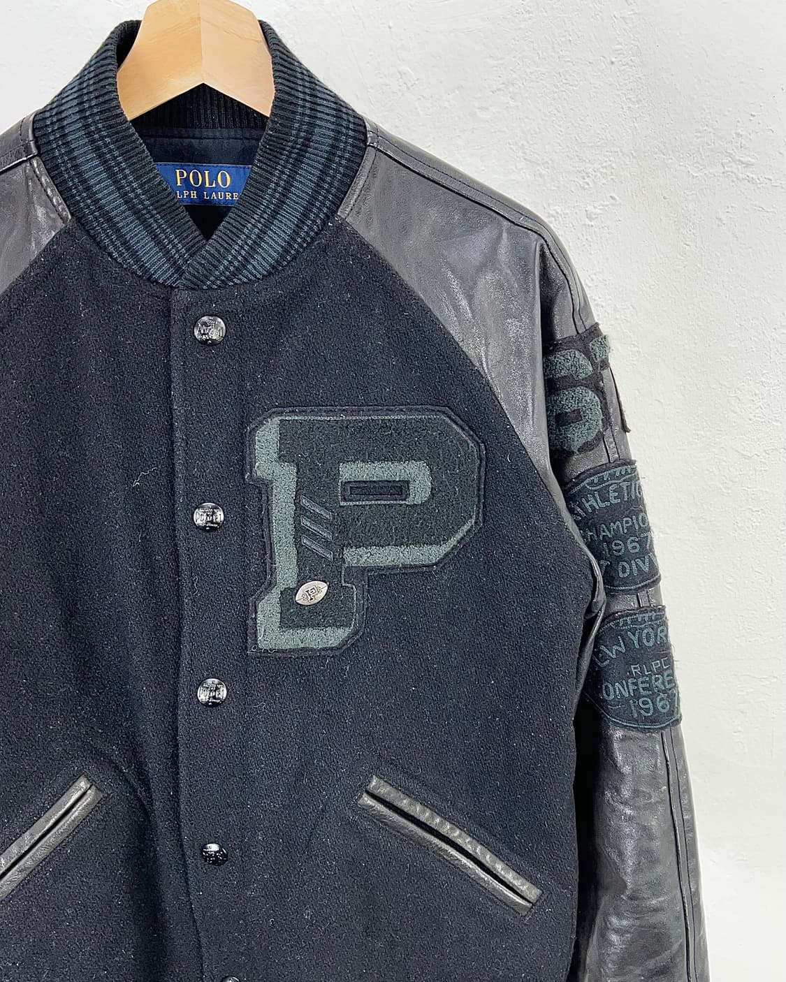 폴로 랄프로렌 아이코닉 레터패치 쉽 바시티 자켓 상품이미지3