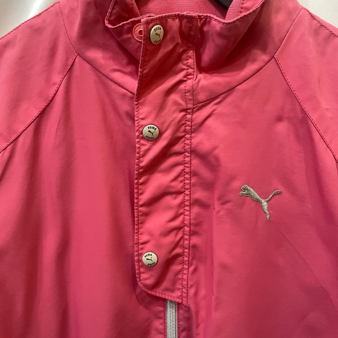 푸마 핑크 바람막이 자켓 상품이미지2