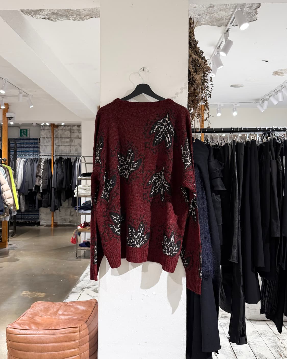 런던포그 버건디 리프 프린트 패턴 니트 스웨터 상품이미지7